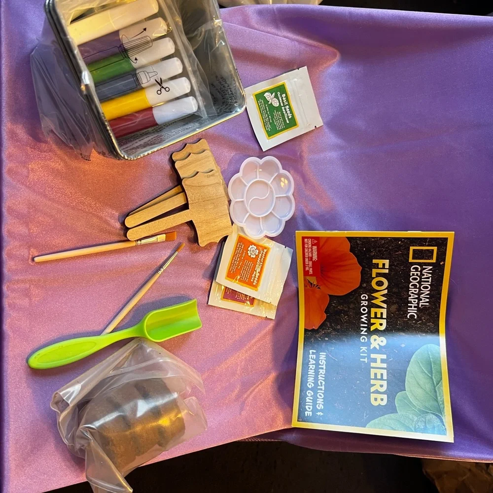 National Geographic STEM Flower & Herb Growing Kit